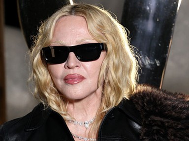 Madonna fűzőben és miniszoknyában bulizott, a 67 éves énekesnő évtizedeket tagadhatna le