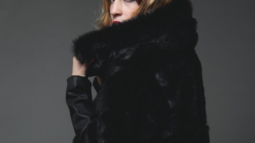 Divatsiker! Elődöntőbe jutott a magyar tervező a Vogue versenyén!