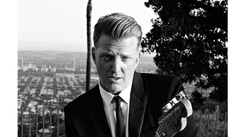 A sivatag ura, Josh Homme a francia divatház új ikonja