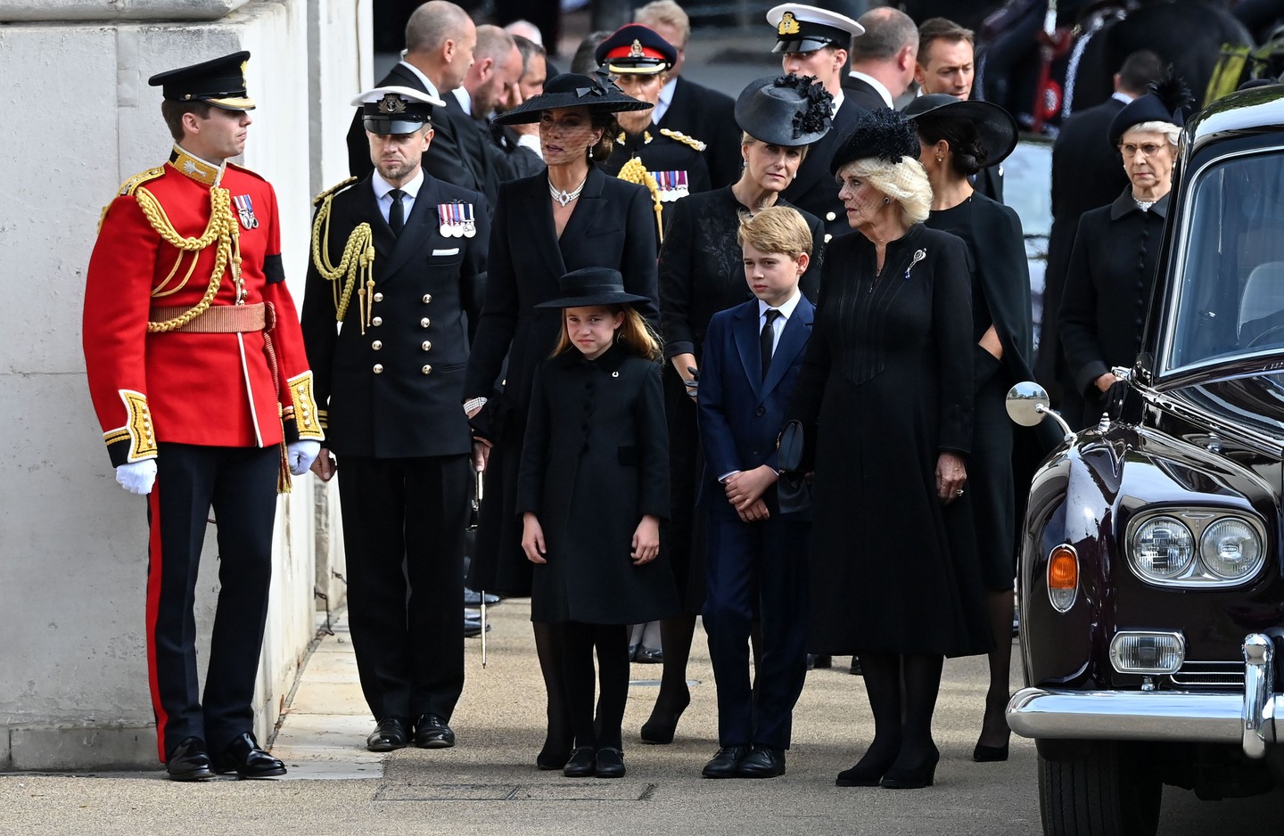 II. Erzsébet temetésén feketében láthattuk Sarolta hercegnőt