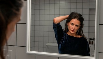 Hollywood provokatív filmekkel lázad a szépségideálok ellen, a való világban mégis sokan mindent feláldoznak a tökéletes külsőért