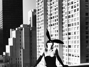 Helmut Newton 1920-2004 - Kiállítás a divatfotó legnagyobbjáról