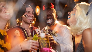 Kísérteties és gyönyörű: ilyen változásokon mentek át a halloween jelmez trendek az elmúlt 150 évben
