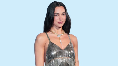 Dua Lipa leopárdmintás bikiniben élvezi a napsütést, elképesztő formában van az énekesnő