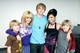 Cole Sprouse, Ashley Tisdale, Jesse McCartney, Brenda Song és Dylan Sprouse a Zack és Cody élete című sorozatban. 