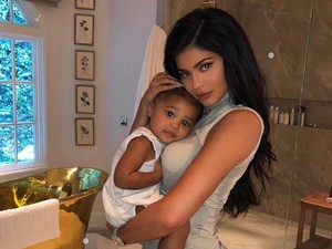 Hoppá: Kylie Jenner újra gyereket vár? Nagyon úgy tűnik, hogy elszólta magát