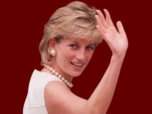 Elképesztő titok derült ki Diana hercegnéről, ilyet még soha egyetlen királyi családtag sem mert bevállalni