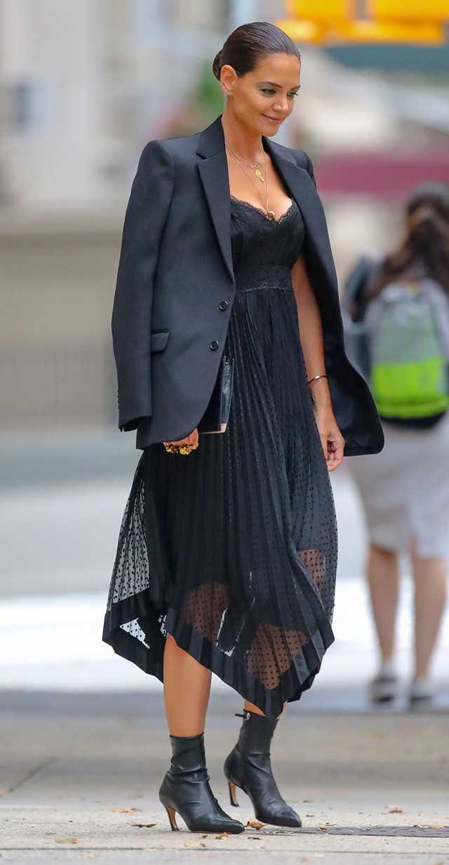 Katie Holmes élvezi a szingli életet és szexibb, mint valaha