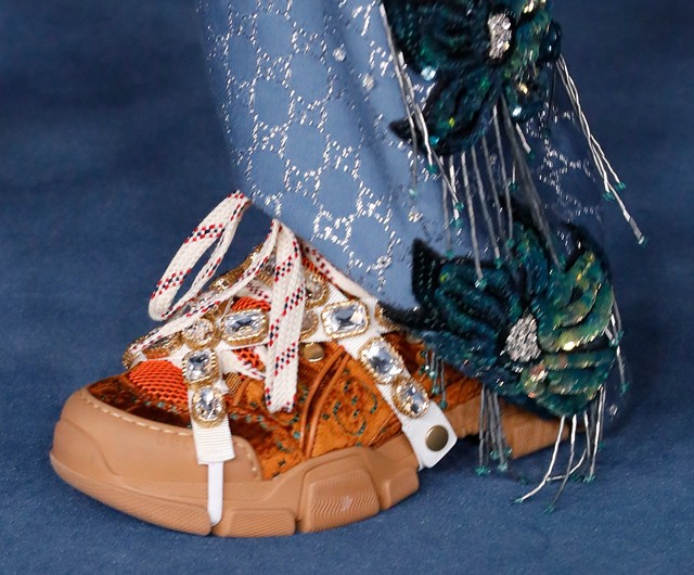 5 kiegészítő, ami Billie Eilish stílusát különlegessé teszi