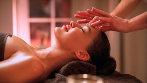 Ajándékozz élményt karácsonyra! Ezekkel az arckezelésekkel nem tudsz melléfogni