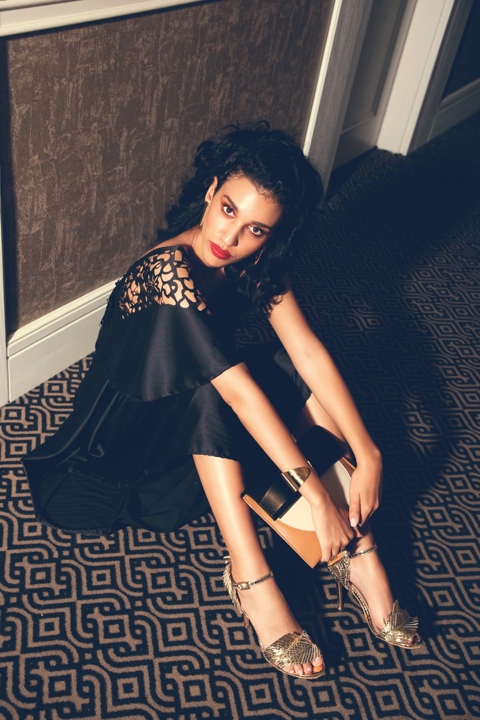 Exkluzív divatanyag a 80-as évek stílusára hangolva