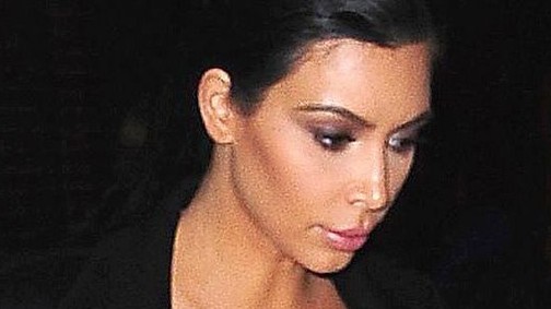 Kim Kardashian is bántalmazott fiatal volt