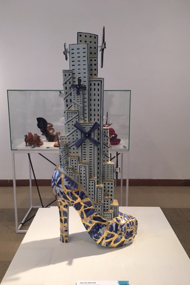 Extravagáns cipők a Műcsarnok tárlatában!