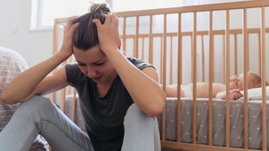 Mit tehetünk, ha a babánk vigasztalhatatlanul sír? Hatékony tippek és tanácsok elkeseredett kismamáknak