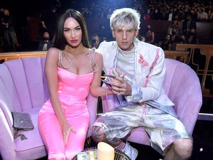 Azt hiszed láttál már bizarr dolgot? Megan Fox és Machine Gun Kelly eljegyzése mindent túlszárnyal! 