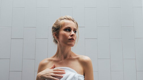 Te meddig használsz egy törölközőt? A bőrgyógyászok válasza valószínűleg ijesztő, de annál tanulságosabb lesz számodra