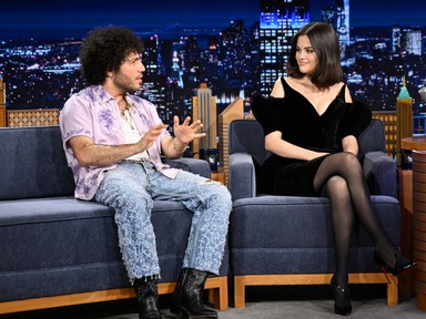 Selena Gomez és Benny Blanco forró csókjától te is zavarba jössz: csak úgy szikrázik a levegő a sztárpár között