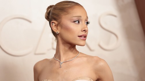 Mint valami álom: Ariana Grande minden idők legkülönlegesebb ruhájában lépett az Oscar vörös szőnyegére