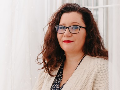 Hidasi Judit író: „Nem divat most megélni a veszteségeinket, és ez óriási hiba!”