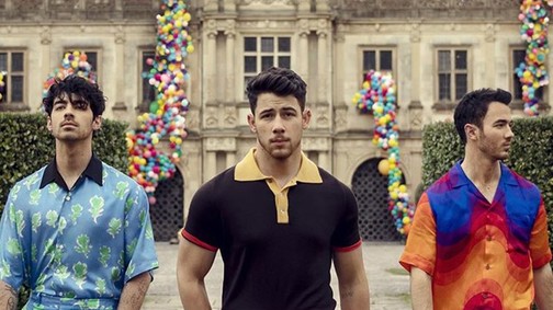 A kép, ami bizonyítja, hogy a Jonas Brothers tagjainak szerelmei legjobb barátnők