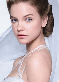 Palvin Barbara a Chanel Le Blanc arca 2012-ben is