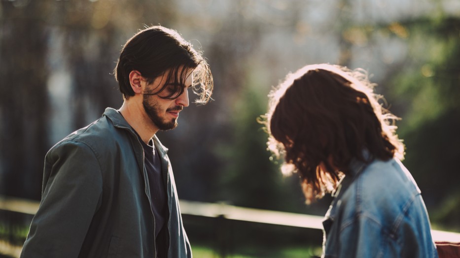 A valódi figyelmeztetés az, ha érzelmileg eltávolodik tőled, és nem találjátok a közös hangot