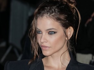 Palvin Barbara összeöltözött a férjével, fekete ruhája maga az álom