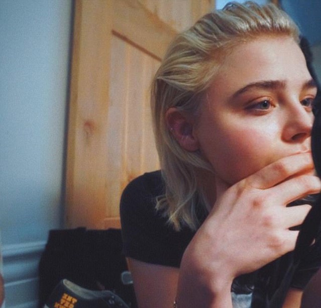 Chloé Grace Moretz új, szőkített hajjal