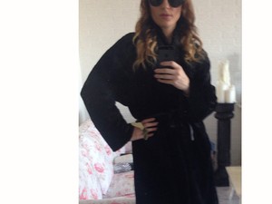 Rúzsa Magdi sosem hagyja otthon a napszemüvegét