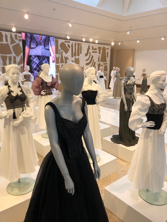 Zoób Katti retrospektív kiállítása megjósolja a jövő trendjeit