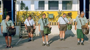 Kapcsolatok és távolságok: Fabricius Anna fotóművész díjnyertes sorozata mindenkit megérint