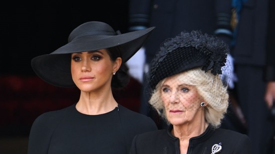 Kamilla királyné finoman hadat üzent Meghan Markle-nek