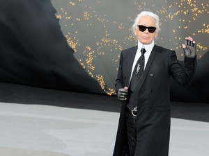 Aszexuális és munkamániás volt Karl Lagerfeld, így volt ideje és energiája a divatvilág csúcsán trónolni