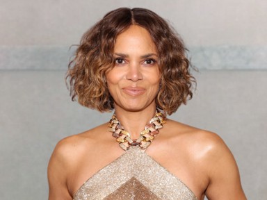 Halle Berry 22 év után ismét felvette az ikonikus meztelenruháját, és káprázatosabb, mint valaha