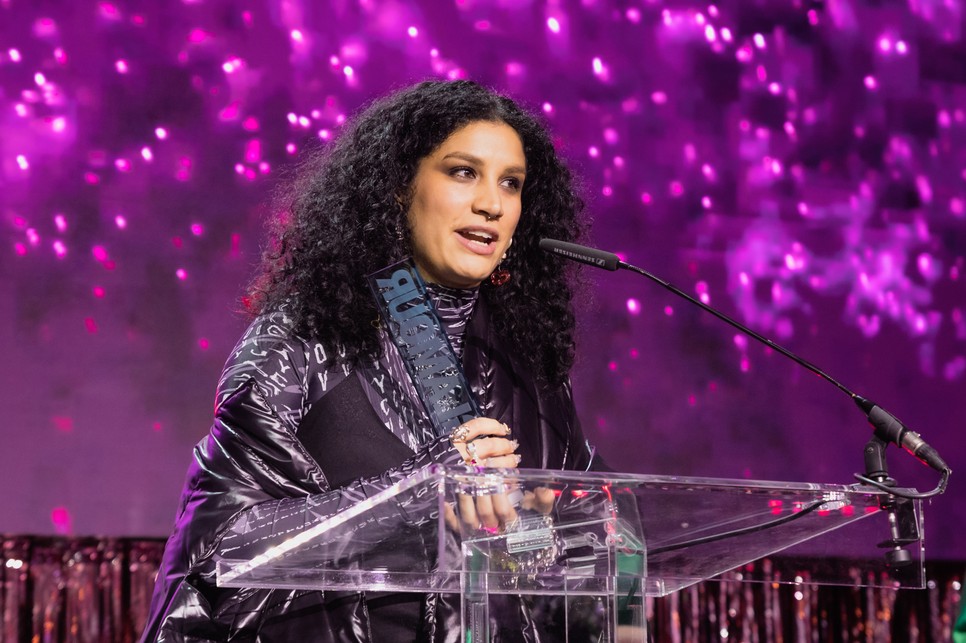 Poprádi Flóra művészetében a nicaraguai és magyar kultúra elemei egyaránt megjelennek