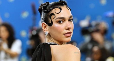 Dua Lipa és szerelme forró csókjától lángol az internet, belepirultunk a látványba