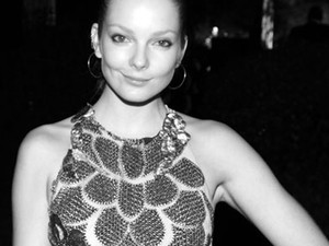 Újabb magyar topmodell Cannes-ban: Mihalik Enikő is felbukkant