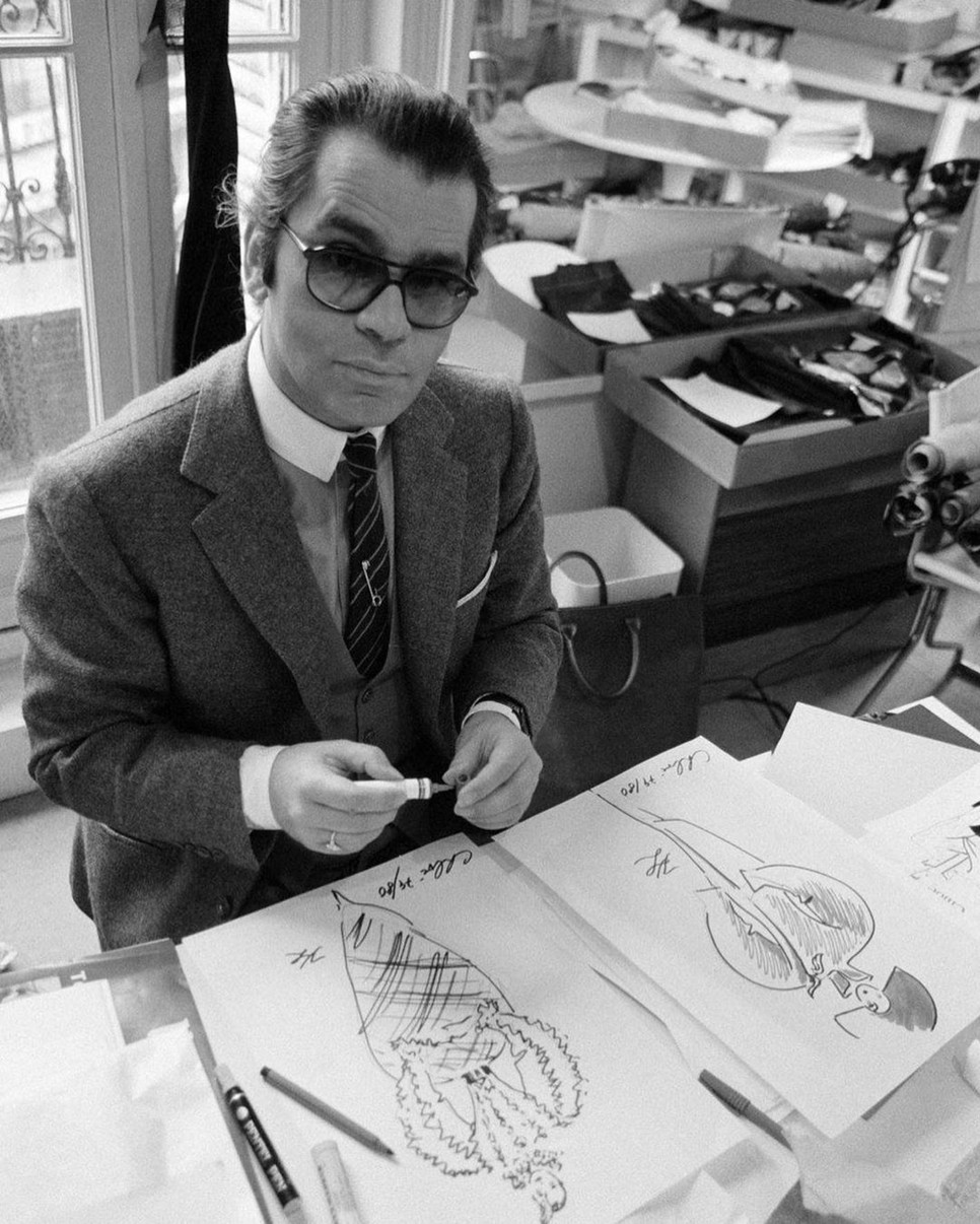 Karl Lagerfeld jellegzetes hajviselete meglehetősen régen, a 80-as években alakult ki