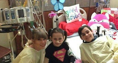 Taylor Swift olyan megható dolgot tett kórházban fekvő rajongójáért, hogy zokogni fogsz!