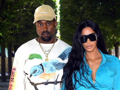 Na végre! Megtudtuk mit gondol Kanye West Kim Kardashian pucér Instagram fotóiról