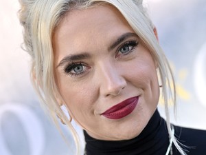 Meztelen terhesfotóval ünnepli az anyaságot Ashley Benson, a Pretty Little Liars színésznője