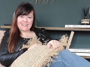 Jöhet a hétvége! Ezzel a szettel zárja a hetet Szakos Andrea