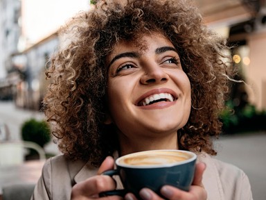 Eddig rosszul csináltad: ennyit kell várnod a reggeli kávé után a fogmosással