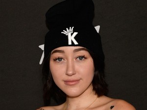 Noah Cyrus több ezer dollárért ráulja könnycseppeit
