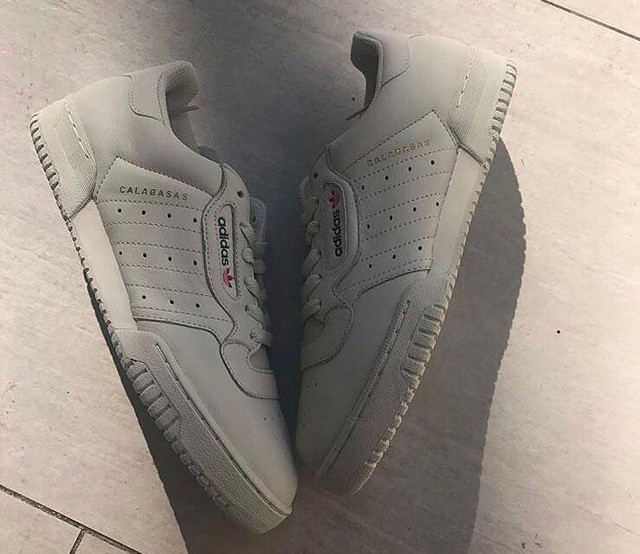 Adidas Calabasas sneaker