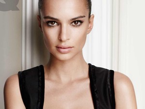 Azta! Emily Ratajkowski már megint őrületesen szexi