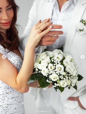 Kiara Lord és Lakatos Levente esküvői képei hatalmas sikert arattak a közösségi oldalon. A két jóbarát április elseje alkalmából viccelte meg a rajongókat. 