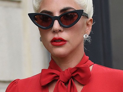 Wow! Lady Gaga egyszerűen lélegzetelállító ebben a ruhában