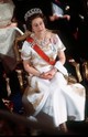 Grand Duchess Vladimir Tiara - A Vlagyimir nagyhercegnői tiara körüli balszerencse-babona a Romanov-ház bukásához és a darab véres történelmi hátteréhez kapcsolódik. A közhiedelem szerint a tiara hordozza az elűzött orosz arisztokrácia bánatát és tragédiáját, mivel első tulajdonosa, Mária Pavlovna nagyhercegné a forradalom miatt mindent elveszített, és száműzetésben, megtört szívvel halt meg.