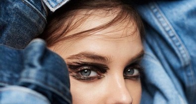 Magyar-magyar csúcstalálkozó a Vogue-ban: Palvin Barbi főszereplésével